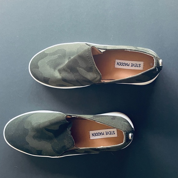 Steve Madden Shoes - Steve‎ Madden Green Camouflage Slip-Ons